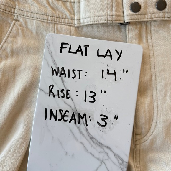 Unsubscribed Pleated Belted High Rise Shorts Cream Cotton Size 8 - Picture 5 of 11